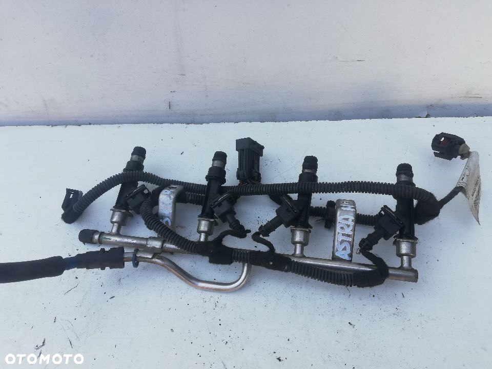 LISTWA WTRYSKOWA OPEL ASTRA III H ZAFIRA MERIVA 1.6 16V