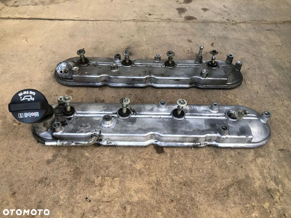 CADILLAC ESCALADE III 6,2 V8 2006-2014 POKRYWA ZAWORÓW - 1