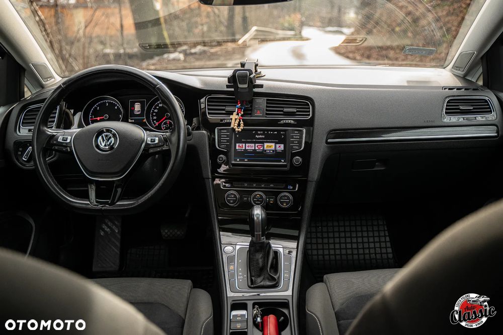 Volkswagen Golf - 11