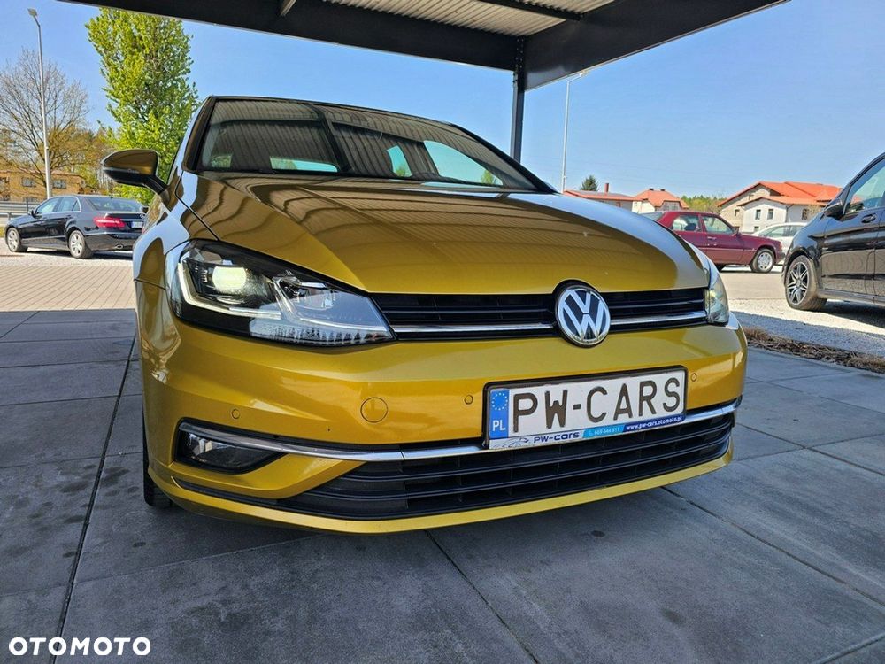 Volkswagen Golf - 6
