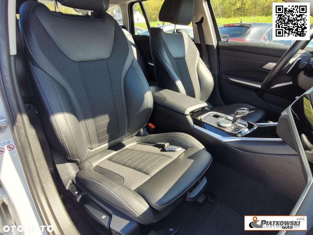 BMW Seria 3 320i - 24