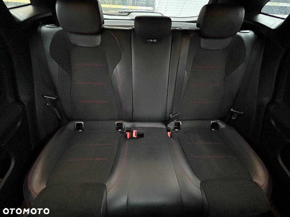 Mercedes-Benz GLA - 26