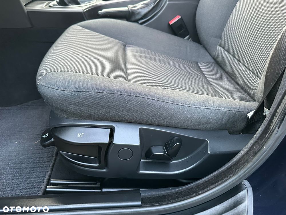 BMW Seria 5 525i - 28