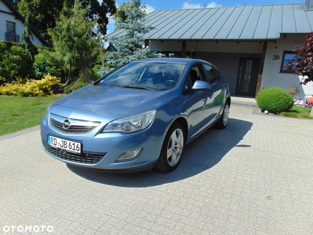 Opel Astra 1.6 Color Edition - 1