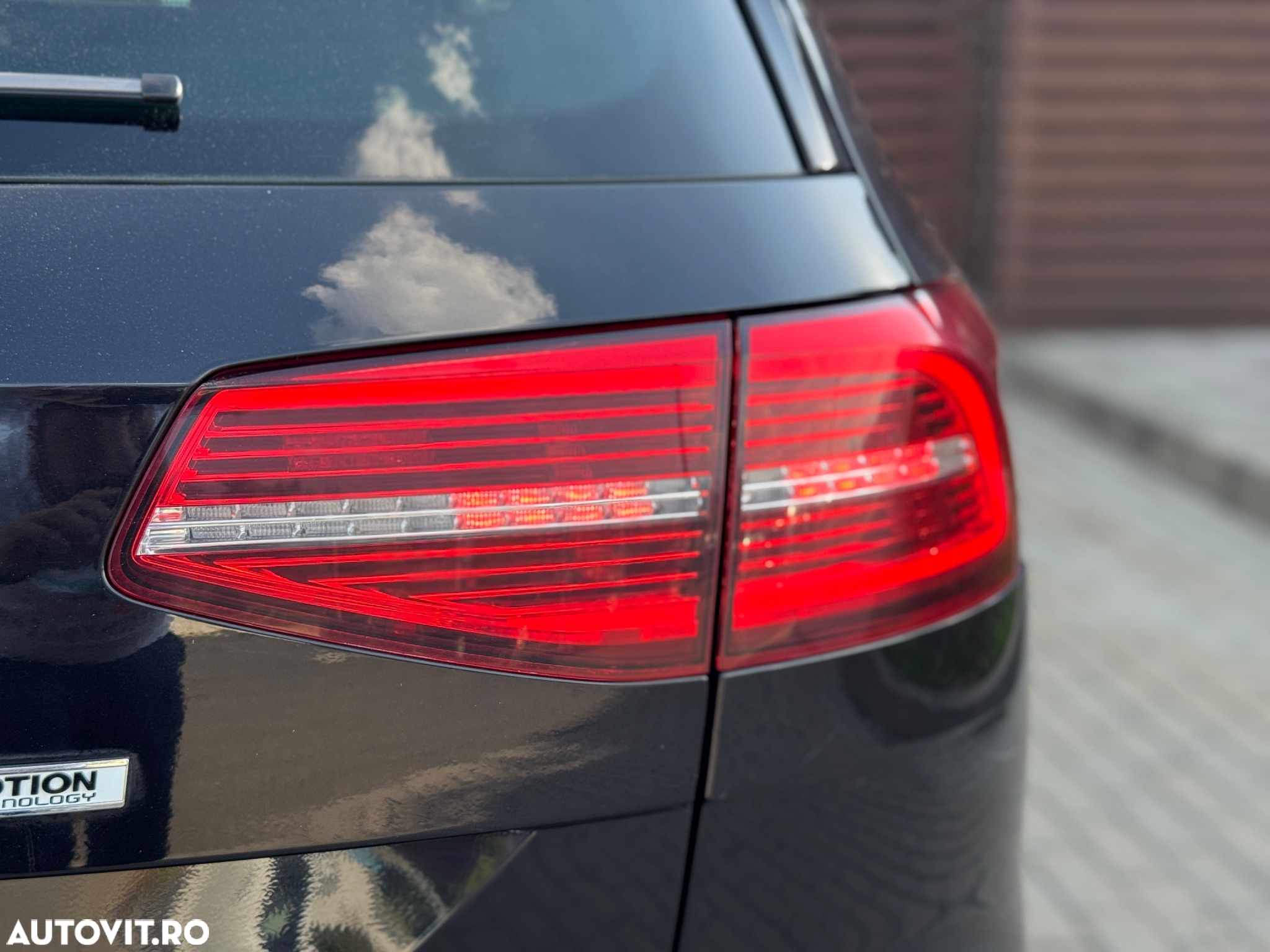 Volkswagen Passat Variant 2.0 TDI SCR DSG (BlueM. Tech) Highline - 25