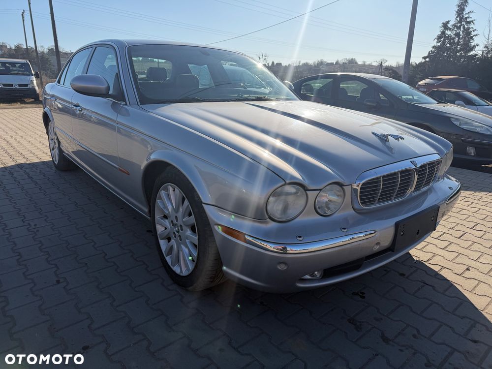 Jaguar XJ XJ8 4.2 LWB - 1