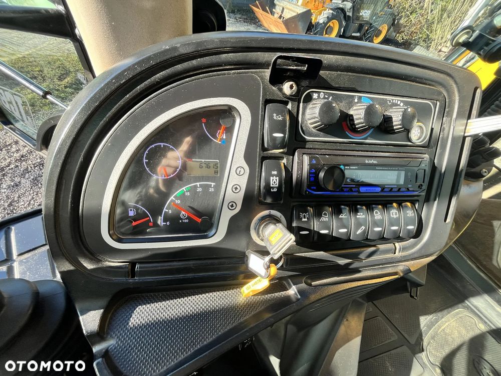 JCB 3CX CONTRACTOR - 8