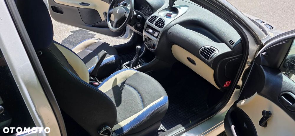 Peugeot 206 - 10