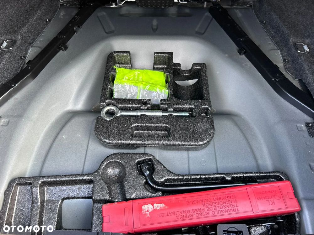 Volvo S60 T5 Drive-E Dynamic Edition (Momentum) - 28