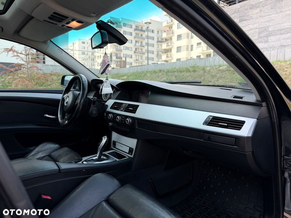 BMW Seria 5 520d Edition Lifestyle - 24