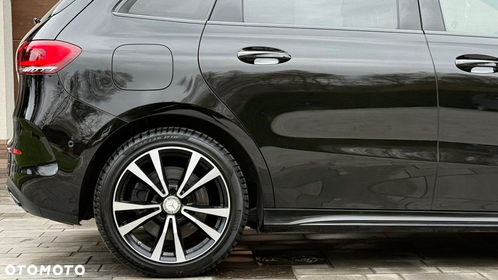 Mercedes-Benz Klasa B 250 e 8G-DCT AMG Line - 18