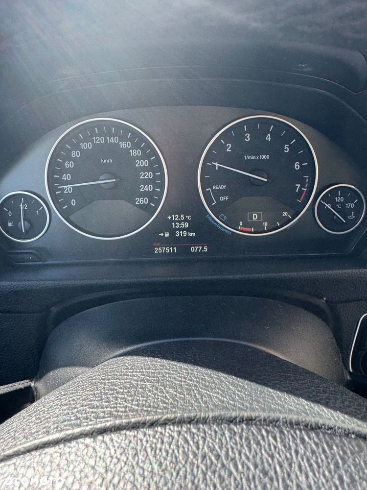 BMW Seria 3 320i - 3