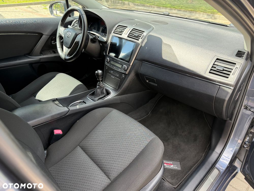 Toyota Avensis 2.0 Executive - 15