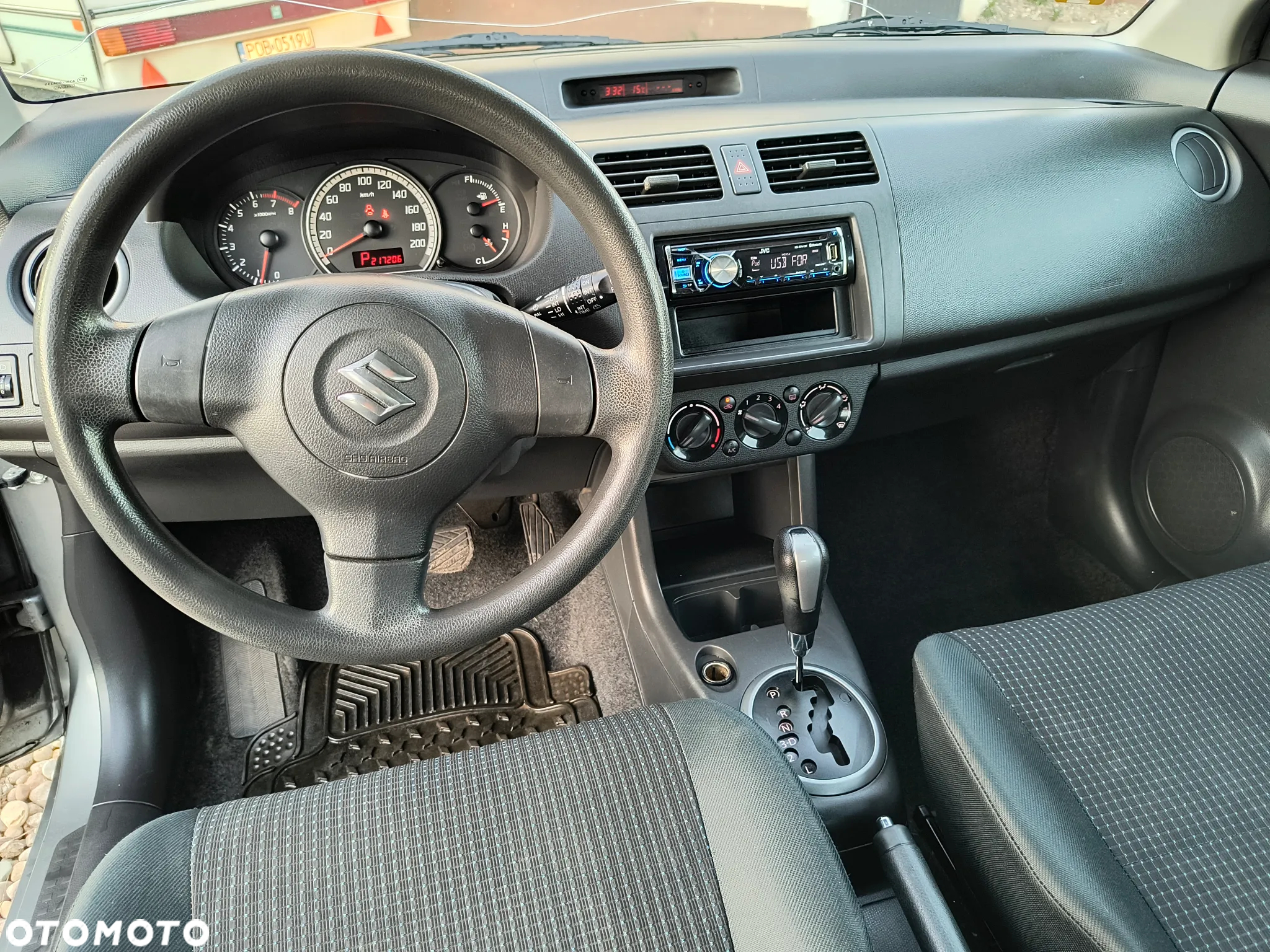 Suzuki Swift - 8