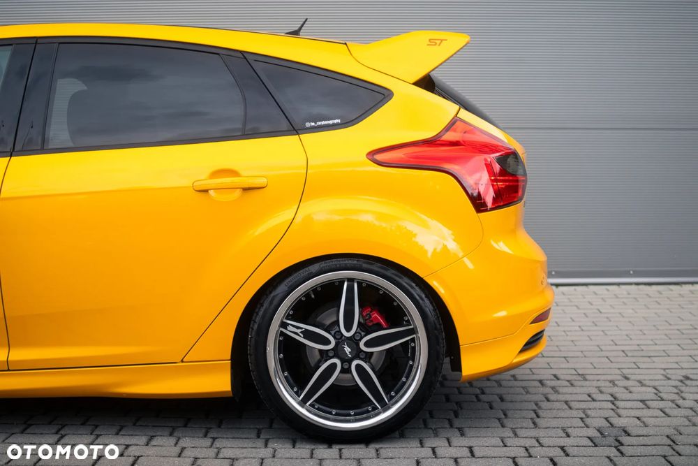 Ford Focus 2.0 EcoBoost ST mit Leder-Exclusiv-Paket - 21