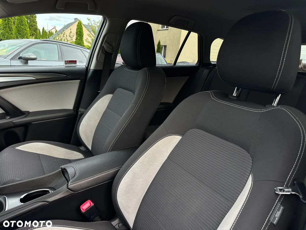 Toyota Avensis Touring Sports 1.8 Team Deutschland - 10
