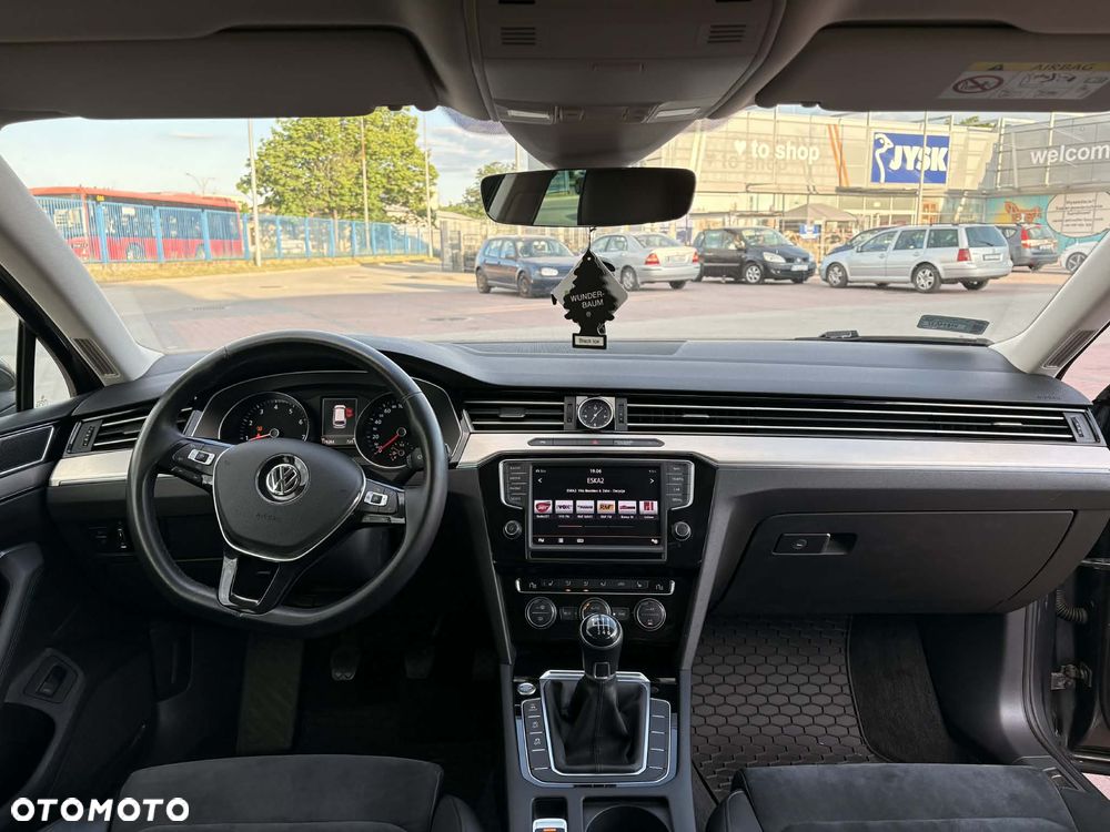 Volkswagen Passat 1.8 TSI BMT Comfortline - 10
