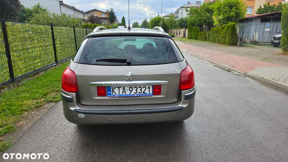 Peugeot 407 2.0 HDI Premium navtech gama - 7
