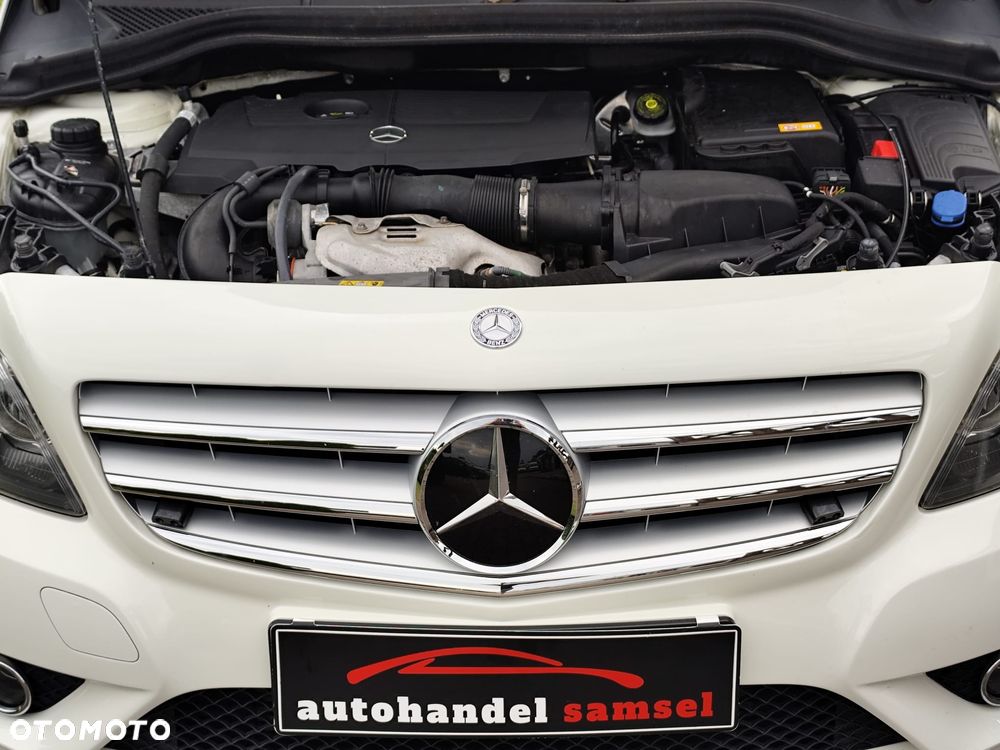 Mercedes-Benz Klasa B 180 Edition - 22
