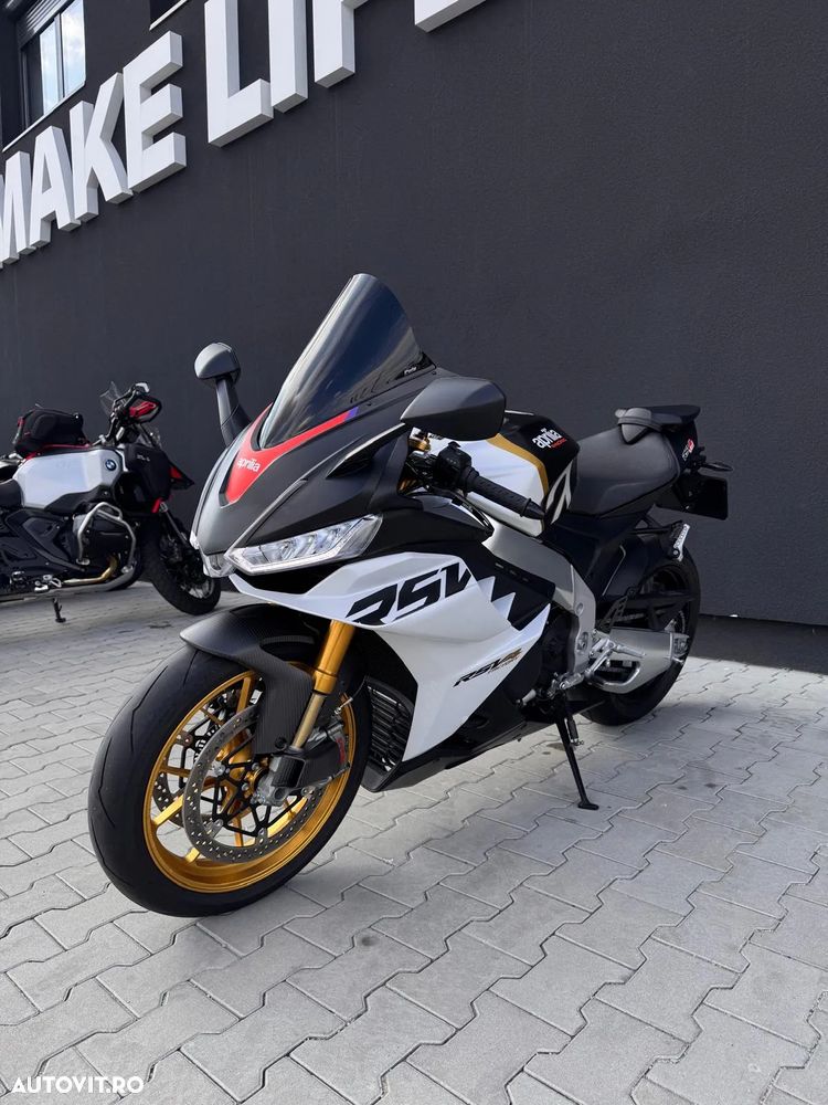 Aprilia RSV-4 Factory - 2