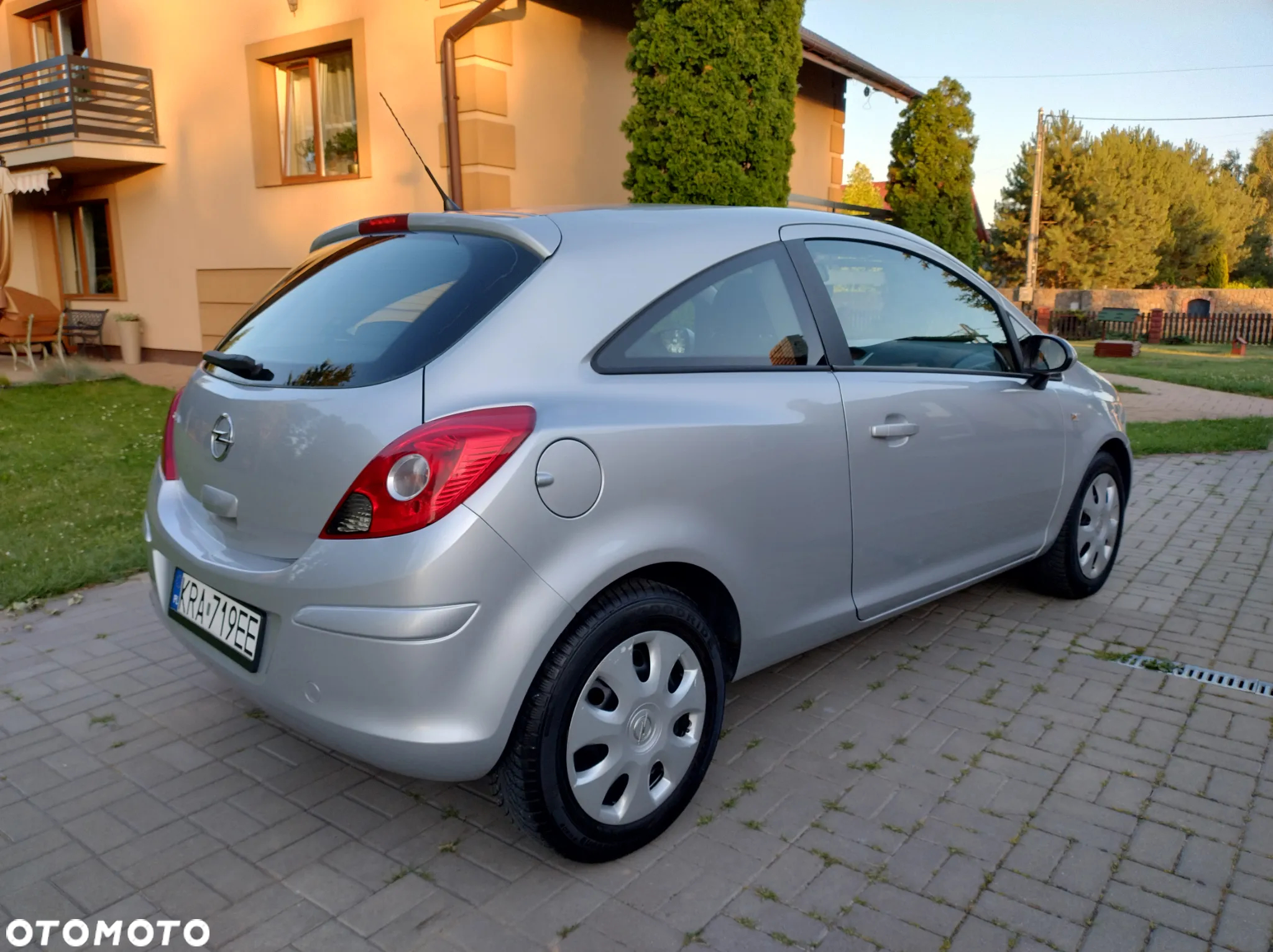 Opel Corsa 1.2 16V Enjoy - 10