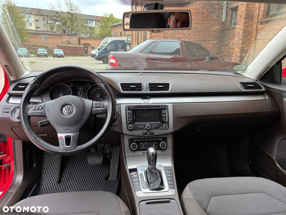 Volkswagen Passat - 8