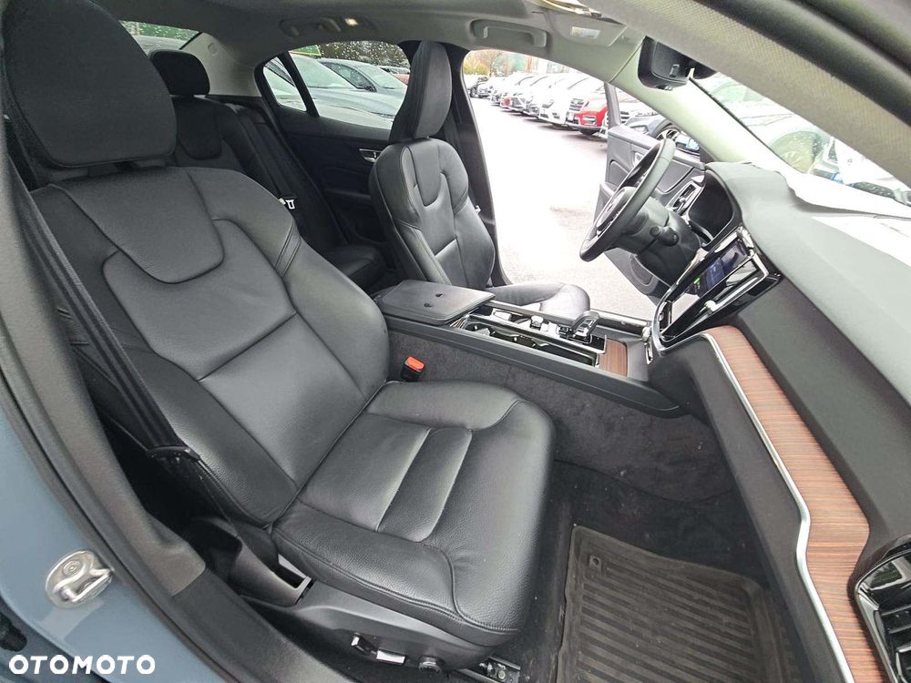 Volvo S60 B5 B AWD Plus Dark - 6