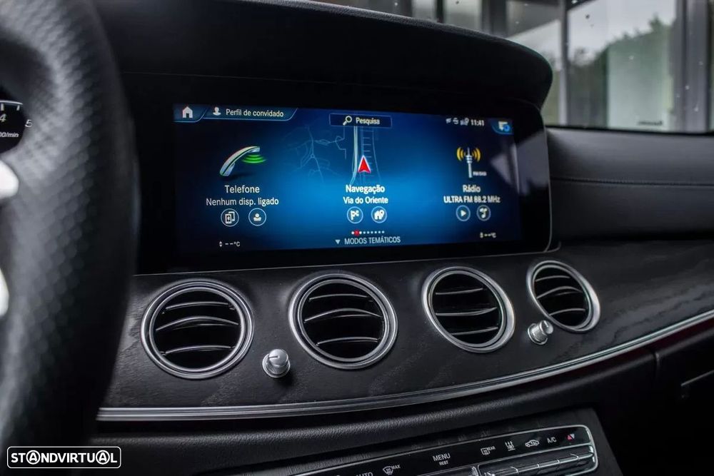 Mercedes-Benz E 300 e AMG Line - 28