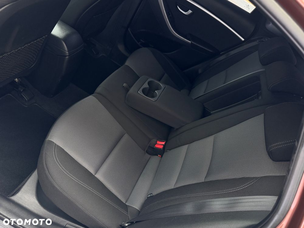 Hyundai i30 1.4 Trend - 27