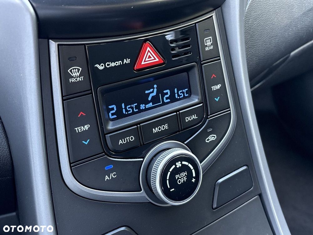 Hyundai Elantra 1.6 Classic + - 24