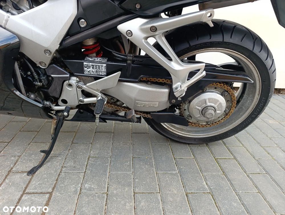Honda VFR - 16