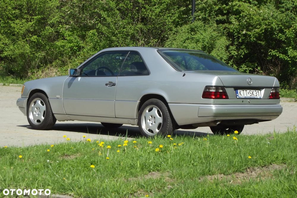 Mercedes-Benz Klasa E 200 - 12