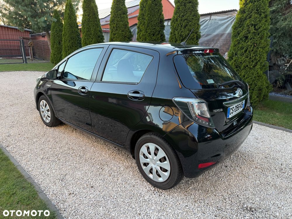 Toyota Yaris Hybrid 100 Life - 10