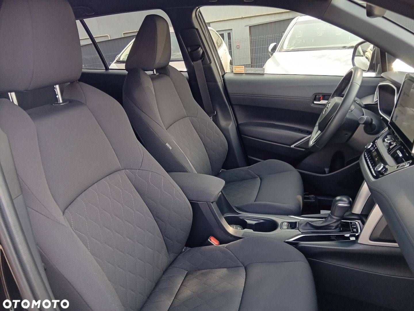 Toyota Corolla Cross - 34