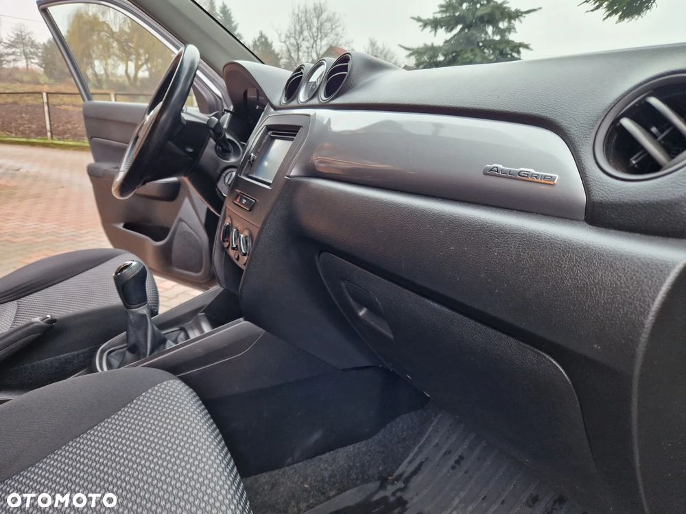 Suzuki Vitara 1.6 Comfort 4WD - 24