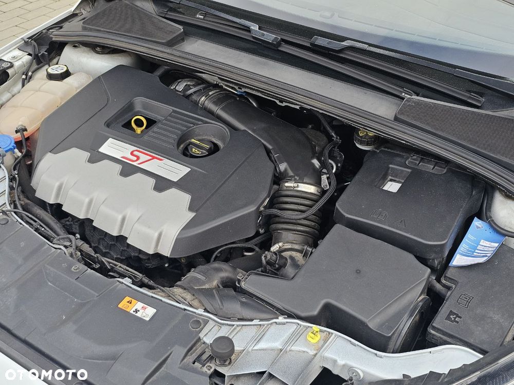 Ford Focus SW ST - 29