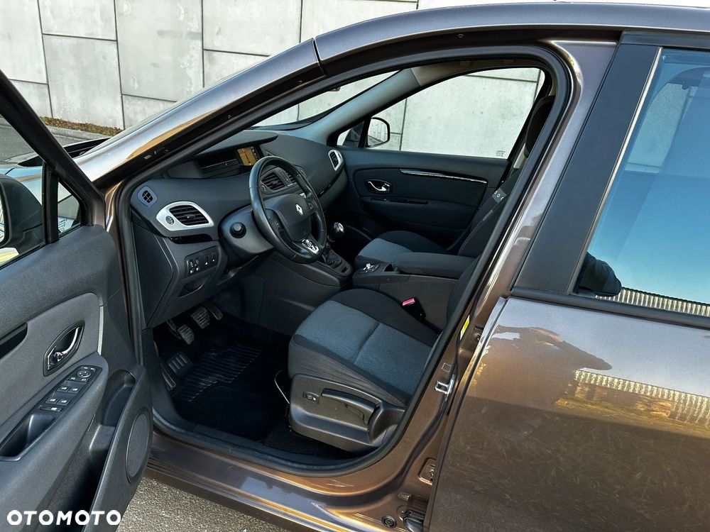 Renault Scenic ENERGY TCe 115 S&S Paris - 11