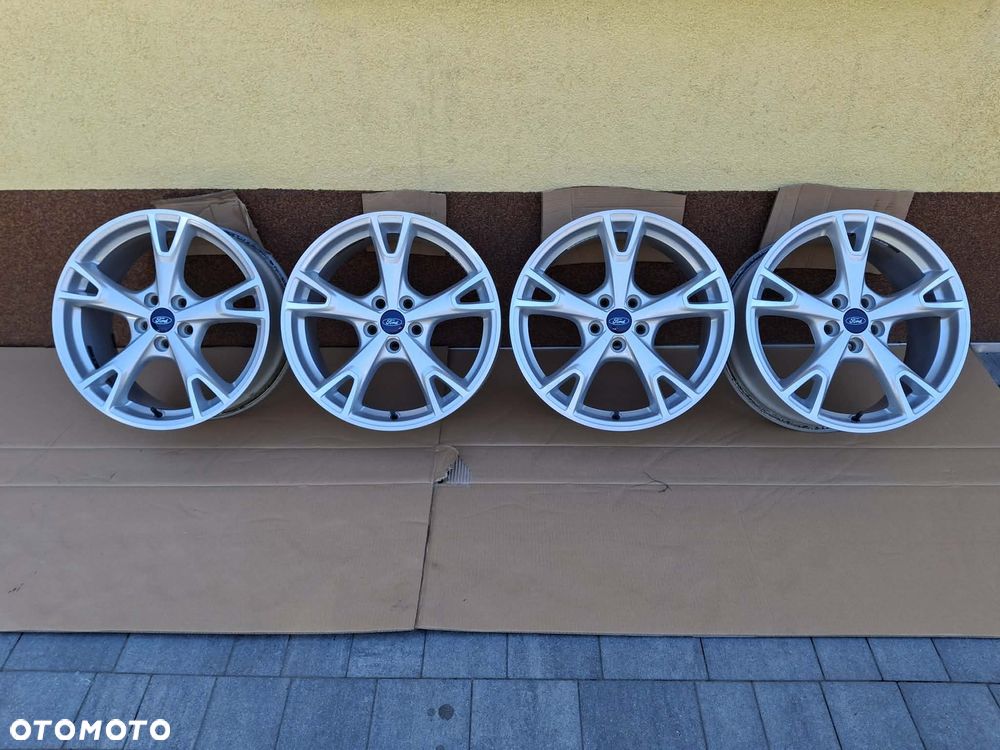 Komplet felg aluminiowych 18 cali Ford z oponami - 1