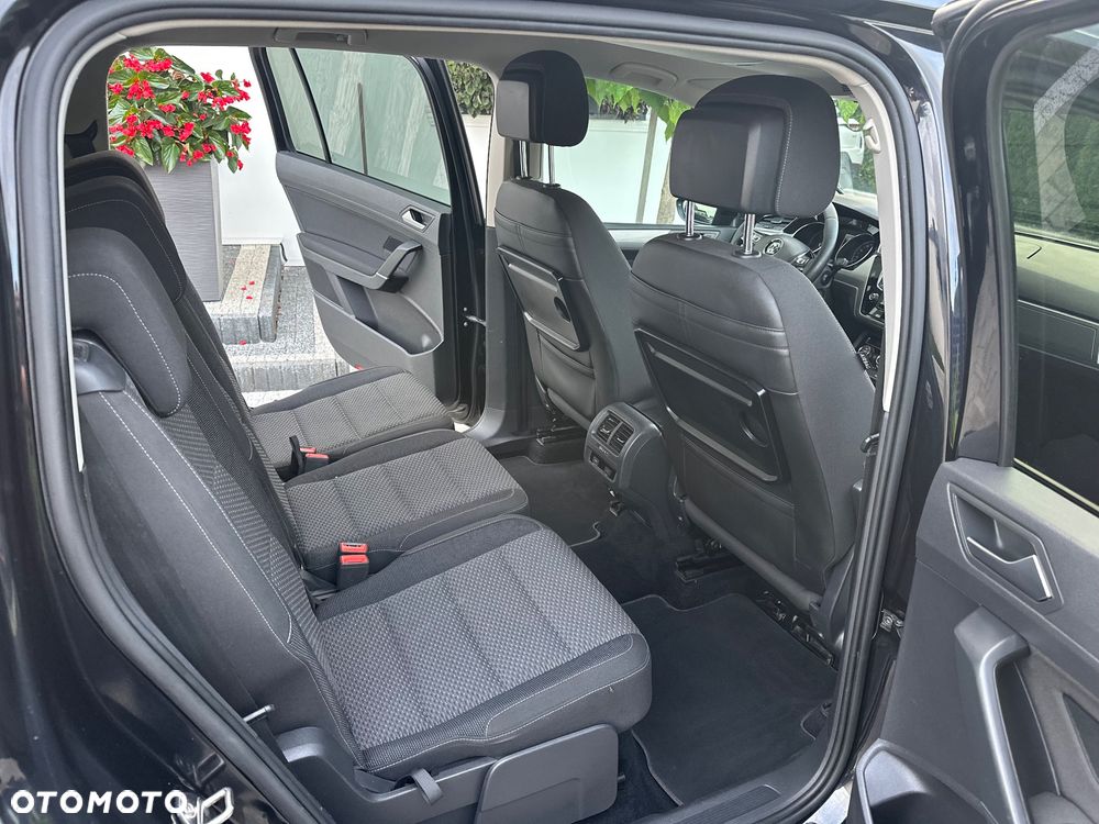 Volkswagen Touran 1.6 TDI SCR BlueMotion Technology Comfortline - 16