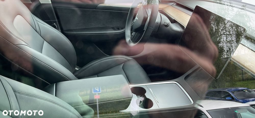 Tesla Y Model RWD - 3