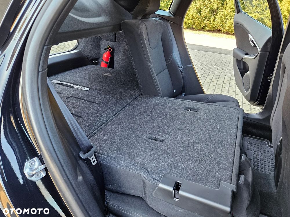 Volvo V40 T4 Kinetic - 26