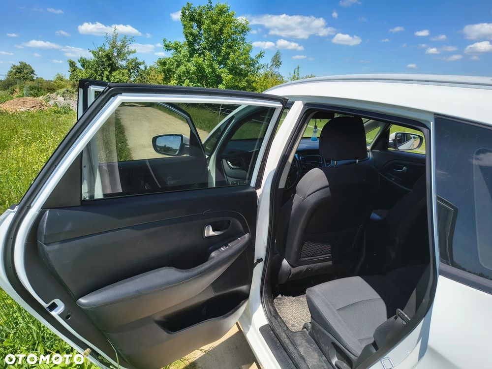 Kia Carens 1.6 GDI L EU6 - 12