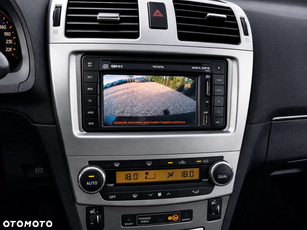 Toyota Avensis 1.8 Sol plus NAVI - 22