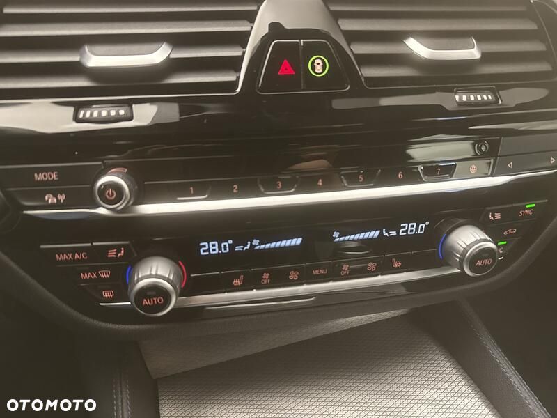 BMW Seria 5 530i GPF xDrive M Sport sport - 16