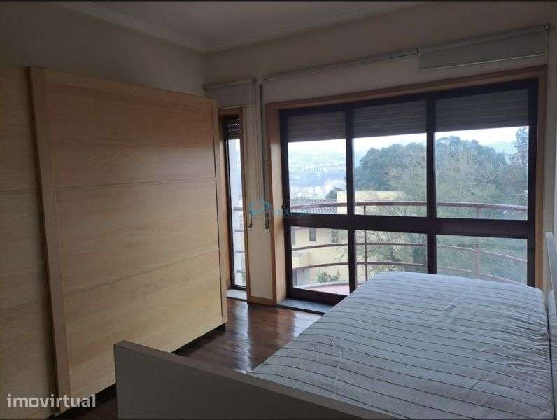 Apartamento T4 com garagem fechada, lugar de garagem e sotão - Grande imagem: 5/7