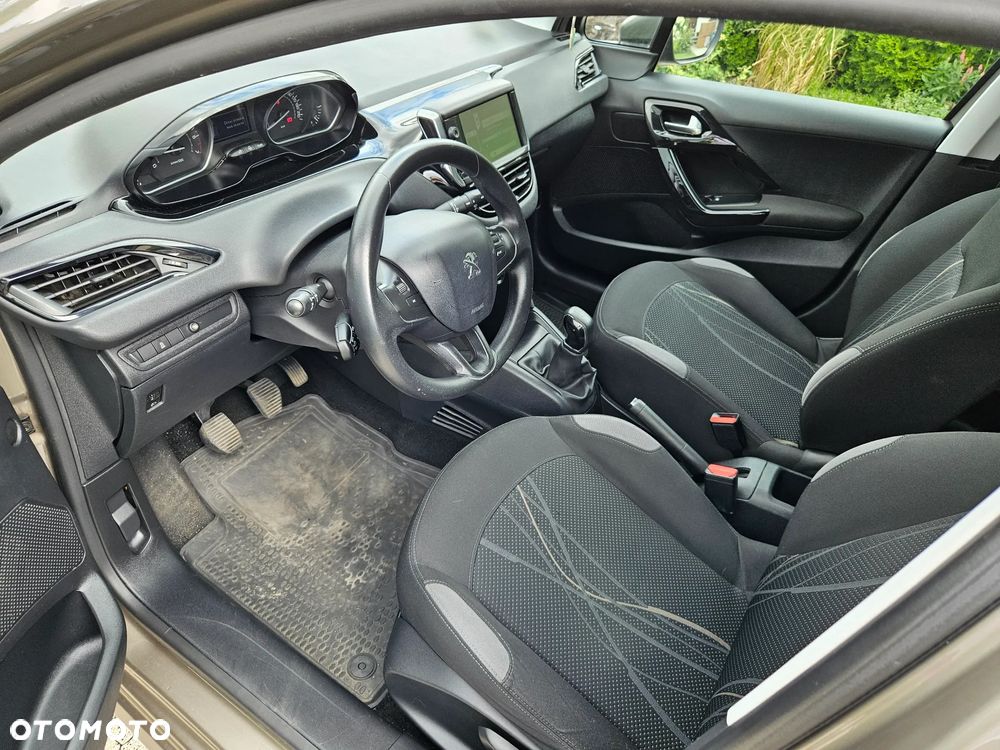 Peugeot 208 95 VTI Allure - 10