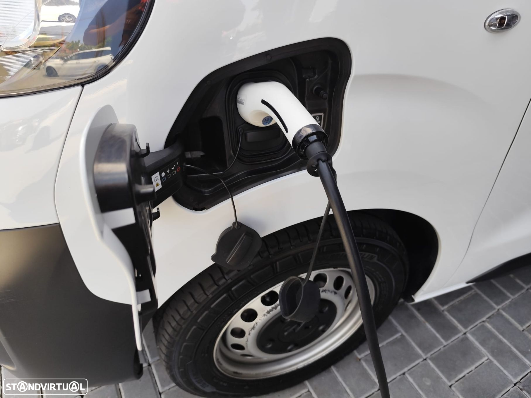 Peugeot e-Expert 50 kWh Standard - 44