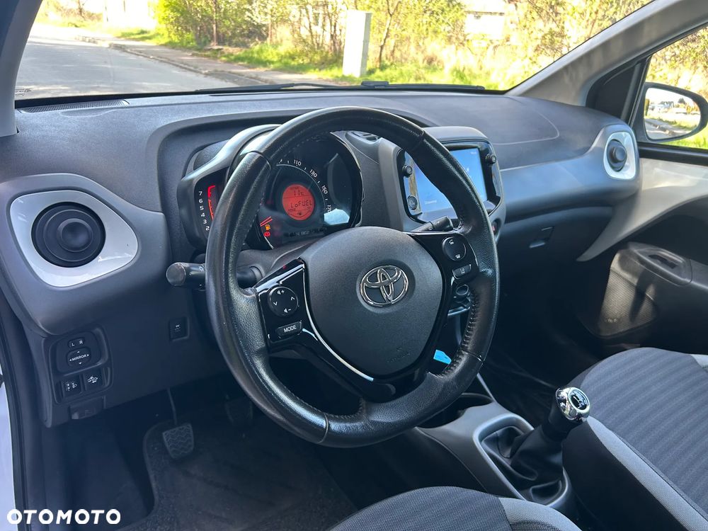 Toyota Aygo x-play - 12