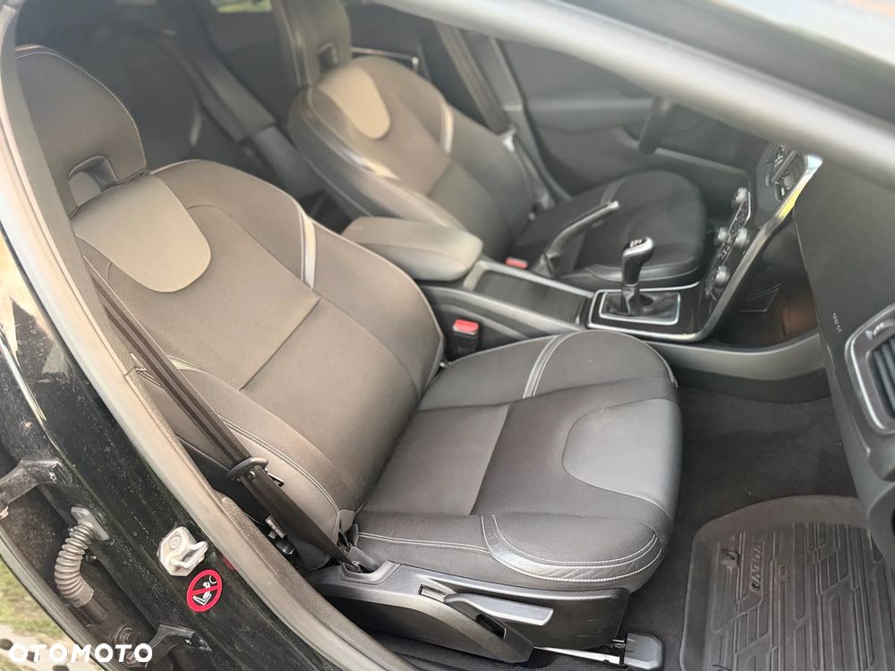 Volvo V40 D2 Drive-E Momentum - 30