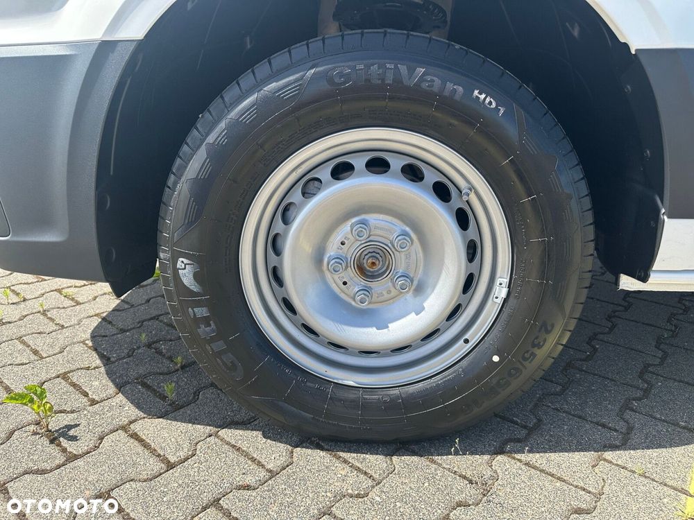 Volkswagen Crafter 35 2.0 TDI L3H3 177 KM AUTOMAT - 26